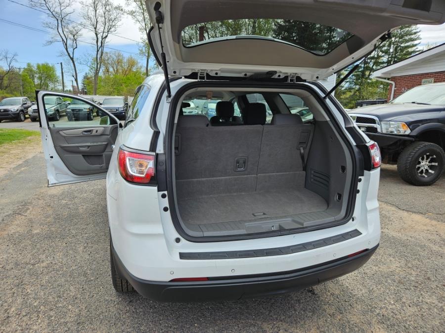 2016 Chevrolet Traverse AWD 4dr LT w/1LT, available for sale in East Windsor, Connecticut | Toro Auto. East Windsor, Connecticut 2016 Chevrolet Traverse AWD 4dr LT w/1LT, available for sale in East Windsor, Connecticut | Toro Auto. East Windsor, Connecticut