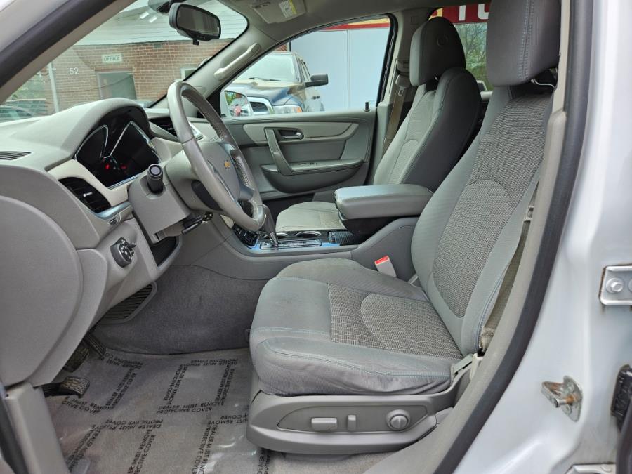 2016 Chevrolet Traverse AWD 4dr LT w/1LT, available for sale in East Windsor, Connecticut | Toro Auto. East Windsor, Connecticut 2016 Chevrolet Traverse AWD 4dr LT w/1LT, available for sale in East Windsor, Connecticut | Toro Auto. East Windsor, Connecticut