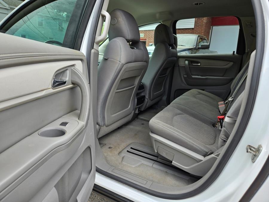 2016 Chevrolet Traverse AWD 4dr LT w/1LT, available for sale in East Windsor, Connecticut | Toro Auto. East Windsor, Connecticut 2016 Chevrolet Traverse AWD 4dr LT w/1LT, available for sale in East Windsor, Connecticut | Toro Auto. East Windsor, Connecticut