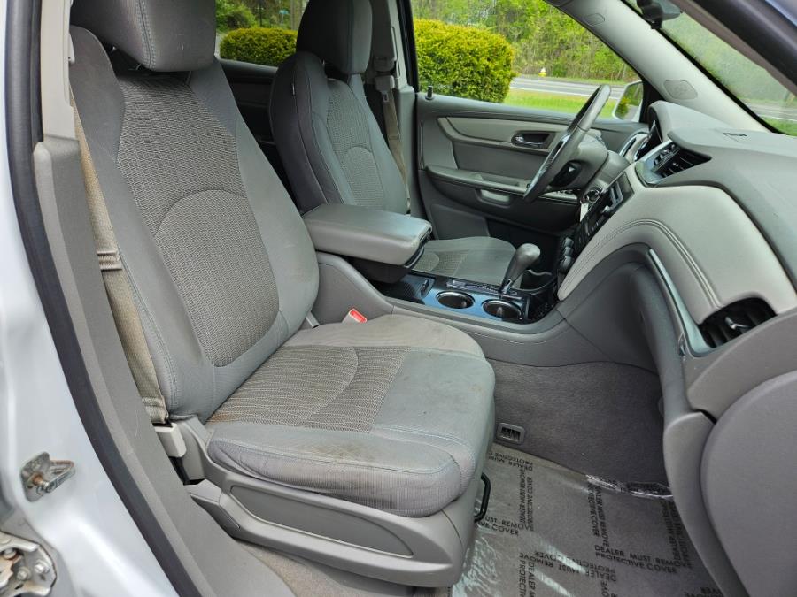 2016 Chevrolet Traverse AWD 4dr LT w/1LT, available for sale in East Windsor, Connecticut | Toro Auto. East Windsor, Connecticut 2016 Chevrolet Traverse AWD 4dr LT w/1LT, available for sale in East Windsor, Connecticut | Toro Auto. East Windsor, Connecticut