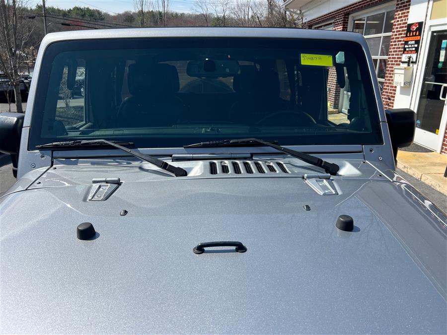 2013 Jeep Wrangler Unlimited 4WD 4dr Sahara, available for sale in Canton, Connecticut | Lava Motors. Canton, Connecticut 2013 Jeep Wrangler Unlimited 4WD 4dr Sahara, available for sale in Canton, Connecticut | Lava Motors. Canton, Connecticut