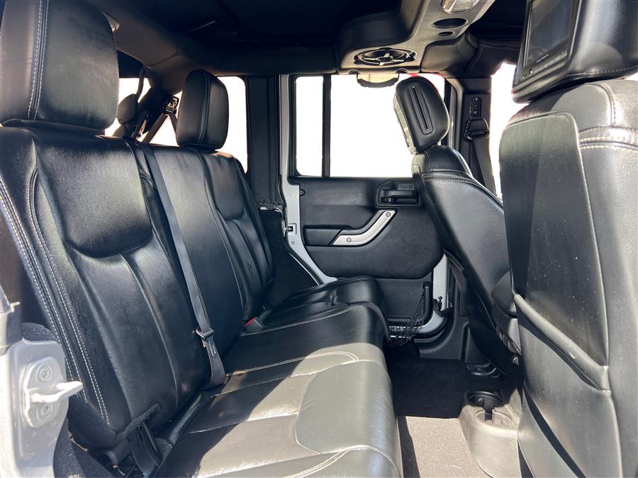 2013 Jeep Wrangler Unlimited 4WD 4dr Sahara, available for sale in Canton, Connecticut | Lava Motors. Canton, Connecticut 2013 Jeep Wrangler Unlimited 4WD 4dr Sahara, available for sale in Canton, Connecticut | Lava Motors. Canton, Connecticut