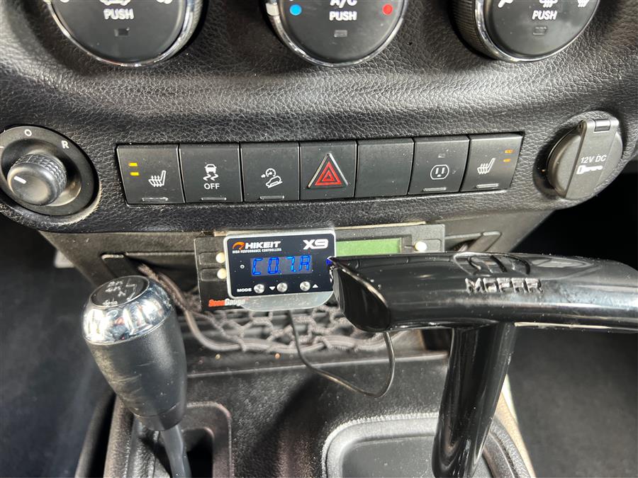 2013 Jeep Wrangler Unlimited 4WD 4dr Sahara, available for sale in Canton, Connecticut | Lava Motors. Canton, Connecticut 2013 Jeep Wrangler Unlimited 4WD 4dr Sahara, available for sale in Canton, Connecticut | Lava Motors. Canton, Connecticut