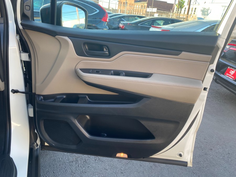 2019 Honda Odyssey EX Auto, available for sale in Paterson, New Jersey | DZ Automall. Paterson, New Jersey 2019 Honda Odyssey EX Auto, available for sale in Paterson, New Jersey | DZ Automall. Paterson, New Jersey