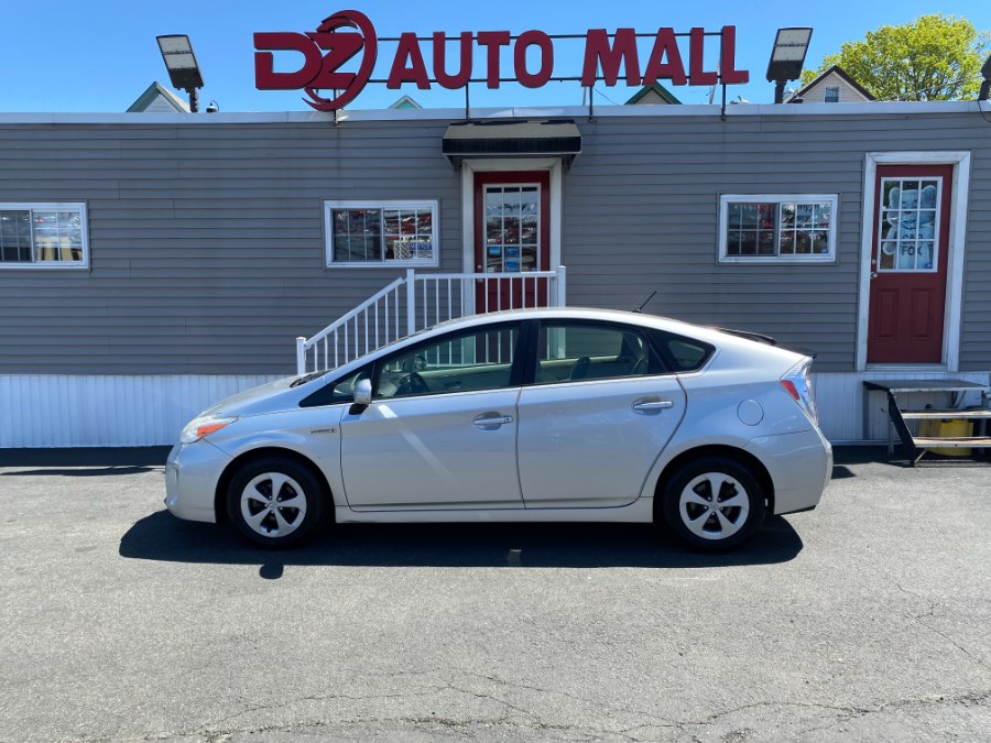 Used 2012 Toyota Prius in Paterson, New Jersey | DZ Automall. Paterson, New Jersey