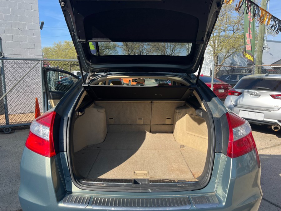 2010 Honda Accord Crosstour 4WD 5dr EX-L, available for sale in New Haven, Connecticut | Unique Auto Sales LLC. New Haven, Connecticut 2010 Honda Accord Crosstour 4WD 5dr EX-L, available for sale in New Haven, Connecticut | Unique Auto Sales LLC. New Haven, Connecticut