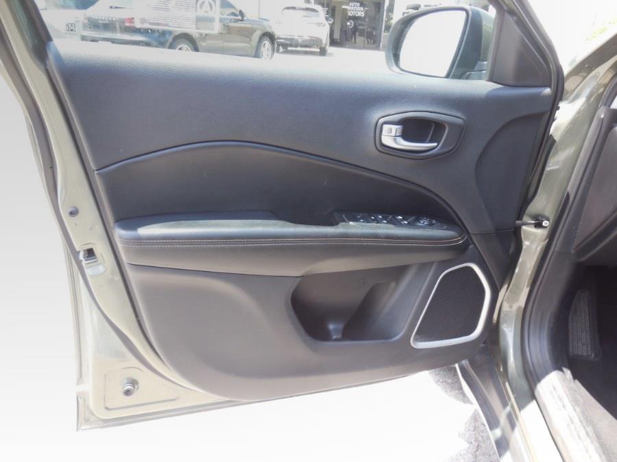 2019 Jeep Compass Latitude 4x4, available for sale in Hawaiian Gardens, California | Luxe Motors. Hawaiian Gardens, California 2019 Jeep Compass Latitude 4x4, available for sale in Hawaiian Gardens, California | Luxe Motors. Hawaiian Gardens, California