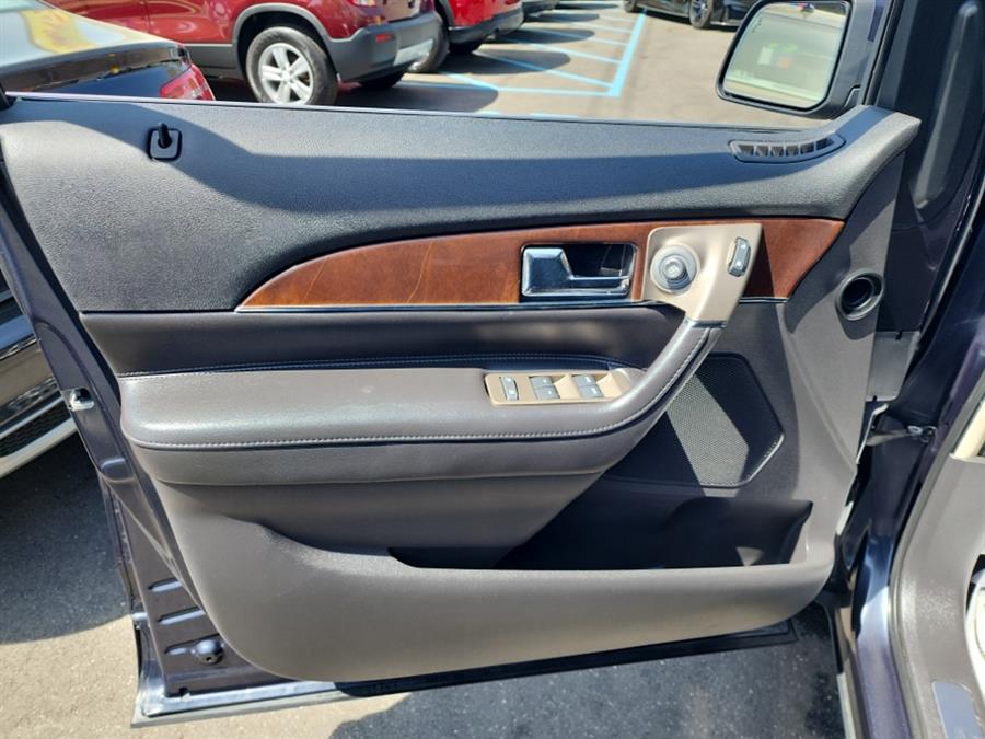 2014 Lincoln MKX AWD 4dr, available for sale in Islip, New York | L.I. Auto Gallery. Islip, New York 2014 Lincoln MKX AWD 4dr, available for sale in Islip, New York | L.I. Auto Gallery. Islip, New York