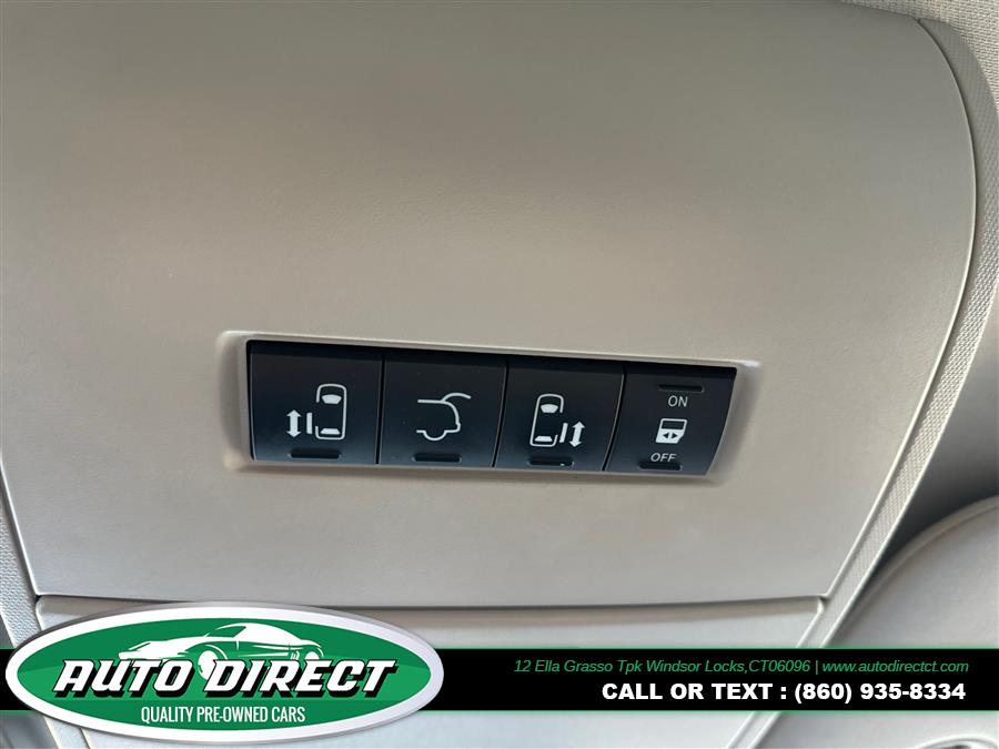 2016 Chrysler Town & Country 4dr Wgn Touring w/Leather, available for sale in Windsor Locks, Connecticut | Auto Direct LLC. Windsor Locks, Connecticut 2016 Chrysler Town & Country 4dr Wgn Touring w/Leather, available for sale in Windsor Locks, Connecticut | Auto Direct LLC. Windsor Locks, Connecticut