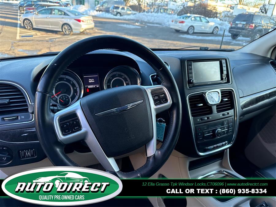 2016 Chrysler Town & Country 4dr Wgn Touring w/Leather, available for sale in Windsor Locks, Connecticut | Auto Direct LLC. Windsor Locks, Connecticut 2016 Chrysler Town & Country 4dr Wgn Touring w/Leather, available for sale in Windsor Locks, Connecticut | Auto Direct LLC. Windsor Locks, Connecticut