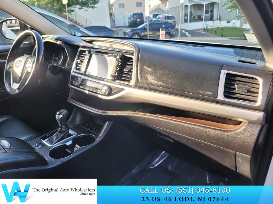 2015 Toyota Highlander AWD 4dr V6 XLE (Natl), available for sale in Lodi, New Jersey | AW Auto & Truck Wholesalers, Inc. Lodi, New Jersey 2015 Toyota Highlander AWD 4dr V6 XLE (Natl), available for sale in Lodi, New Jersey | AW Auto & Truck Wholesalers, Inc. Lodi, New Jersey