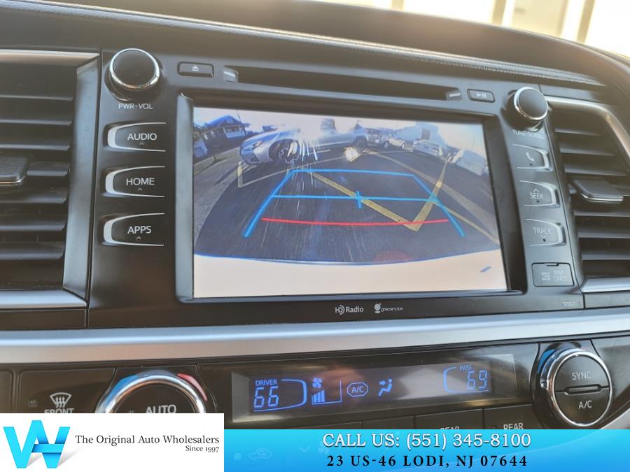 2015 Toyota Highlander AWD 4dr V6 XLE (Natl), available for sale in Lodi, New Jersey | AW Auto & Truck Wholesalers, Inc. Lodi, New Jersey 2015 Toyota Highlander AWD 4dr V6 XLE (Natl), available for sale in Lodi, New Jersey | AW Auto & Truck Wholesalers, Inc. Lodi, New Jersey