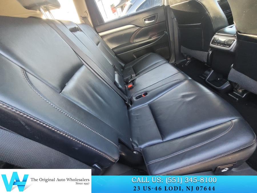 2015 Toyota Highlander AWD 4dr V6 XLE (Natl), available for sale in Lodi, New Jersey | AW Auto & Truck Wholesalers, Inc. Lodi, New Jersey 2015 Toyota Highlander AWD 4dr V6 XLE (Natl), available for sale in Lodi, New Jersey | AW Auto & Truck Wholesalers, Inc. Lodi, New Jersey