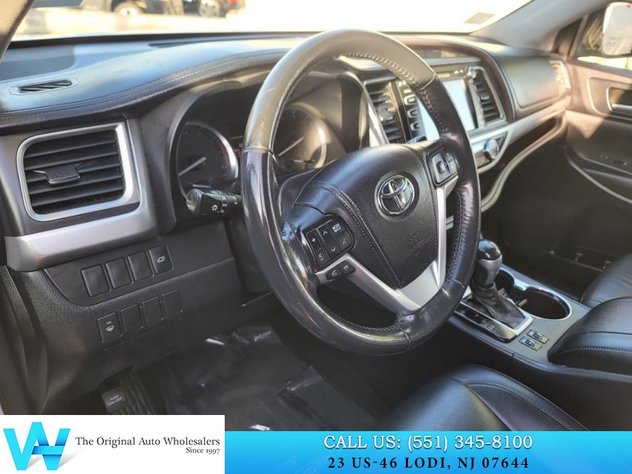 2015 Toyota Highlander AWD 4dr V6 XLE (Natl), available for sale in Lodi, New Jersey | AW Auto & Truck Wholesalers, Inc. Lodi, New Jersey 2015 Toyota Highlander AWD 4dr V6 XLE (Natl), available for sale in Lodi, New Jersey | AW Auto & Truck Wholesalers, Inc. Lodi, New Jersey