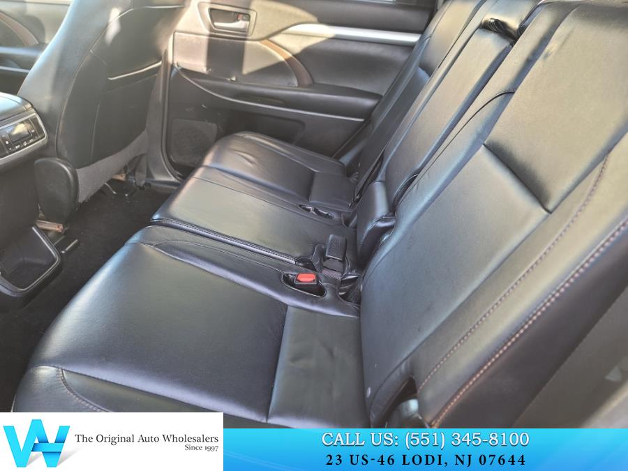 2015 Toyota Highlander AWD 4dr V6 XLE (Natl), available for sale in Lodi, New Jersey | AW Auto & Truck Wholesalers, Inc. Lodi, New Jersey 2015 Toyota Highlander AWD 4dr V6 XLE (Natl), available for sale in Lodi, New Jersey | AW Auto & Truck Wholesalers, Inc. Lodi, New Jersey