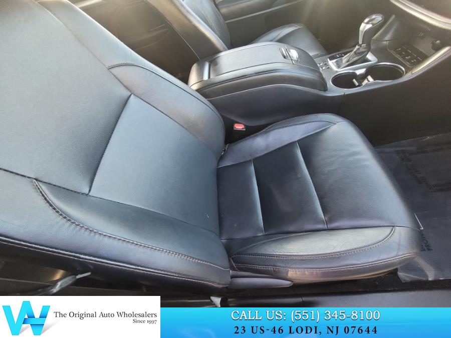2015 Toyota Highlander AWD 4dr V6 XLE (Natl), available for sale in Lodi, New Jersey | AW Auto & Truck Wholesalers, Inc. Lodi, New Jersey 2015 Toyota Highlander AWD 4dr V6 XLE (Natl), available for sale in Lodi, New Jersey | AW Auto & Truck Wholesalers, Inc. Lodi, New Jersey