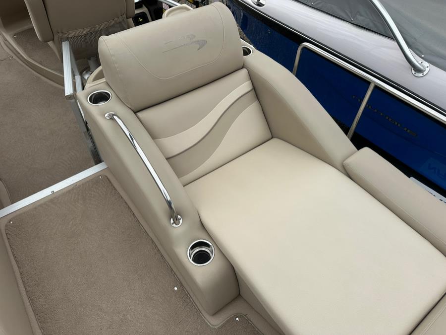 2011 Bennington 2575 RCW I/O, available for sale in Darien, Wisconsin | Geneva Motor Cars. Darien, Wisconsin 2011 Bennington 2575 RCW I/O, available for sale in Darien, Wisconsin | Geneva Motor Cars. Darien, Wisconsin