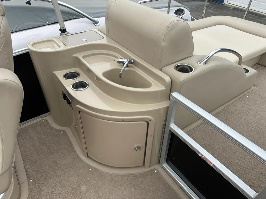 2011 Bennington 2575 RCW I/O, available for sale in Darien, Wisconsin | Geneva Motor Cars. Darien, Wisconsin 2011 Bennington 2575 RCW I/O, available for sale in Darien, Wisconsin | Geneva Motor Cars. Darien, Wisconsin