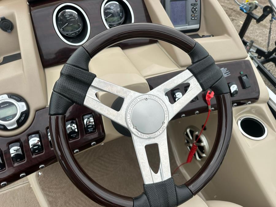 2011 Bennington 2575 RCW I/O, available for sale in Darien, Wisconsin | Geneva Motor Cars. Darien, Wisconsin 2011 Bennington 2575 RCW I/O, available for sale in Darien, Wisconsin | Geneva Motor Cars. Darien, Wisconsin