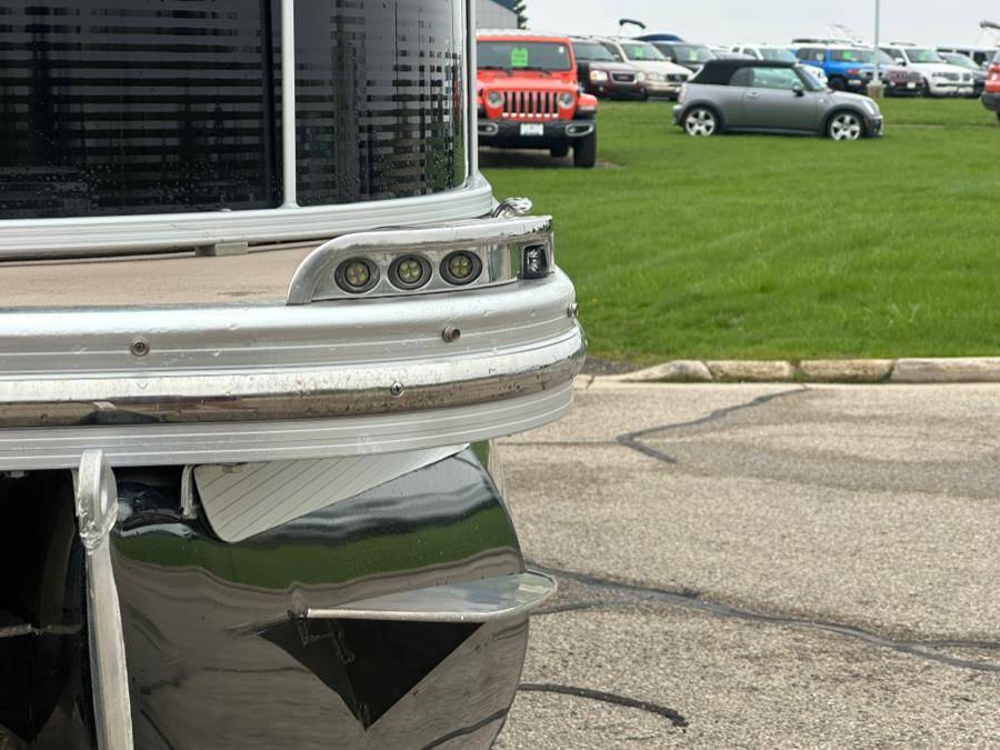2011 Bennington 2575 RCW I/O, available for sale in Darien, Wisconsin | Geneva Motor Cars. Darien, Wisconsin 2011 Bennington 2575 RCW I/O, available for sale in Darien, Wisconsin | Geneva Motor Cars. Darien, Wisconsin