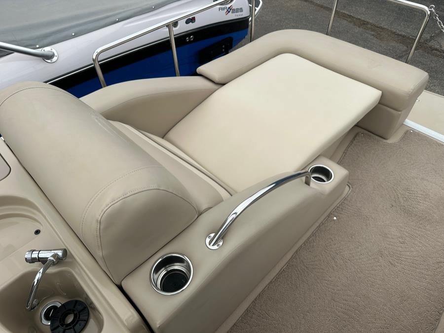 2011 Bennington 2575 RCW I/O, available for sale in Darien, Wisconsin | Geneva Motor Cars. Darien, Wisconsin 2011 Bennington 2575 RCW I/O, available for sale in Darien, Wisconsin | Geneva Motor Cars. Darien, Wisconsin