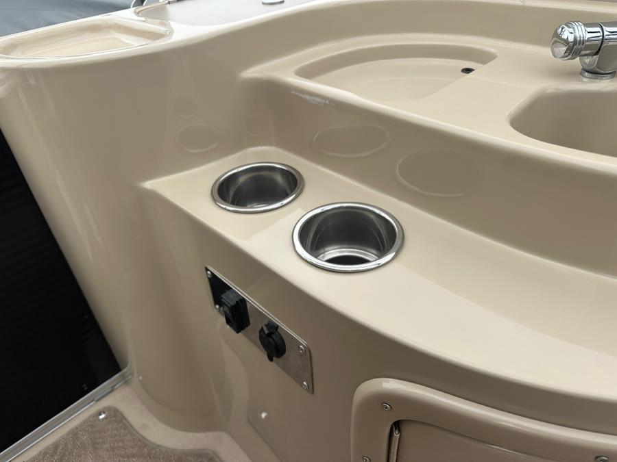 2011 Bennington 2575 RCW I/O, available for sale in Darien, Wisconsin | Geneva Motor Cars. Darien, Wisconsin 2011 Bennington 2575 RCW I/O, available for sale in Darien, Wisconsin | Geneva Motor Cars. Darien, Wisconsin