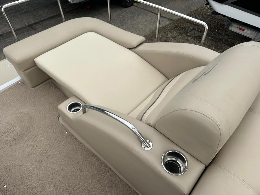 2011 Bennington 2575 RCW I/O, available for sale in Darien, Wisconsin | Geneva Motor Cars. Darien, Wisconsin 2011 Bennington 2575 RCW I/O, available for sale in Darien, Wisconsin | Geneva Motor Cars. Darien, Wisconsin