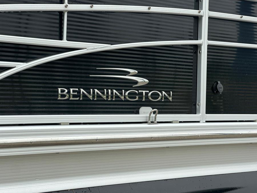 2011 Bennington 2575 RCW I/O, available for sale in Darien, Wisconsin | Geneva Motor Cars. Darien, Wisconsin 2011 Bennington 2575 RCW I/O, available for sale in Darien, Wisconsin | Geneva Motor Cars. Darien, Wisconsin