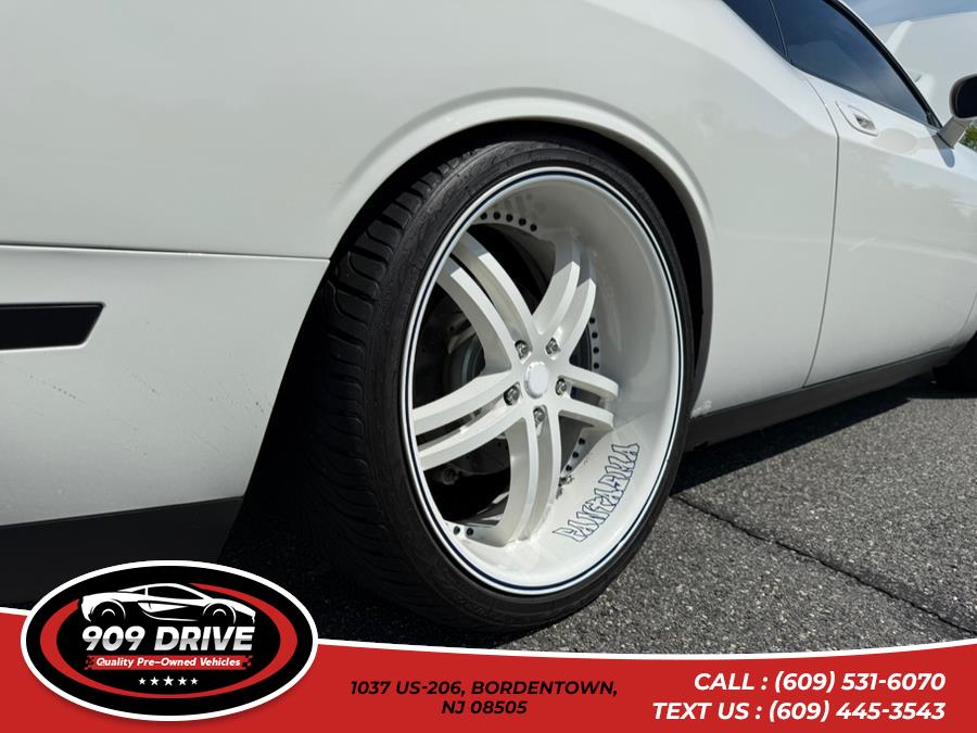 2009 Dodge Challenger R/T, available for sale in BORDENTOWN, New Jersey | 909 Drive. BORDENTOWN, New Jersey 2009 Dodge Challenger R/T, available for sale in BORDENTOWN, New Jersey | 909 Drive. BORDENTOWN, New Jersey