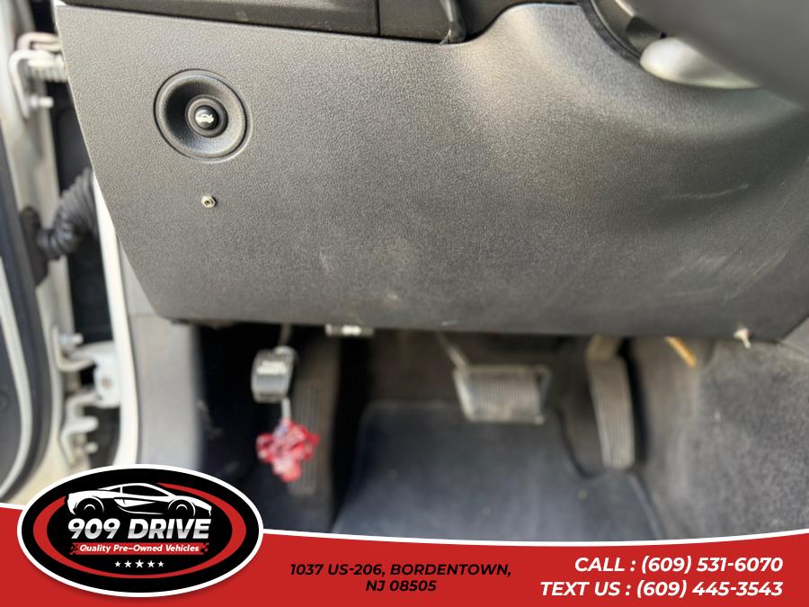 2009 Dodge Challenger R/T, available for sale in BORDENTOWN, New Jersey | 909 Drive. BORDENTOWN, New Jersey 2009 Dodge Challenger R/T, available for sale in BORDENTOWN, New Jersey | 909 Drive. BORDENTOWN, New Jersey