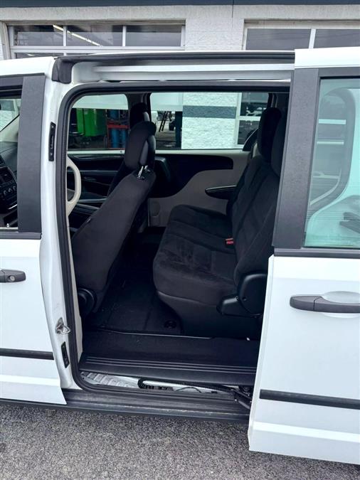 2016 Dodge Grand Caravan SE Plus Minivan 4D, available for sale in Wolcott, New York | Auto Hunter CNY. Wolcott, New York 2016 Dodge Grand Caravan SE Plus Minivan 4D, available for sale in Wolcott, New York | Auto Hunter CNY. Wolcott, New York