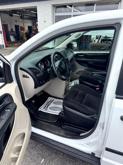 2016 Dodge Grand Caravan SE Plus Minivan 4D, available for sale in Wolcott, New York | Auto Hunter CNY. Wolcott, New York 2016 Dodge Grand Caravan SE Plus Minivan 4D, available for sale in Wolcott, New York | Auto Hunter CNY. Wolcott, New York