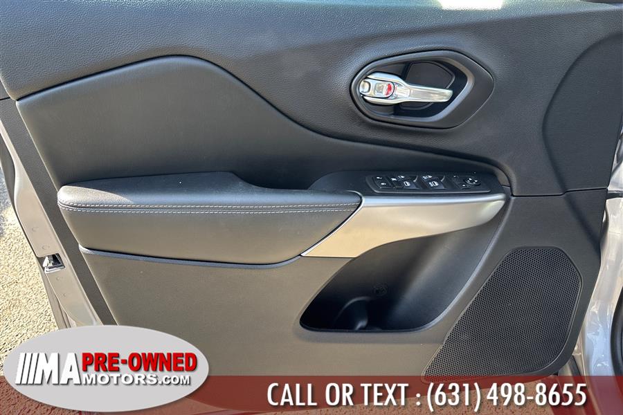 2021 Jeep Cherokee Latitude Lux 4x4, available for sale in Huntington Station, New York | M & A Motors. Huntington Station, New York 2021 Jeep Cherokee Latitude Lux 4x4, available for sale in Huntington Station, New York | M & A Motors. Huntington Station, New York