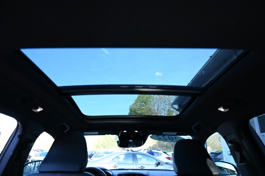 2022 Volvo XC40 T5 AWD R-Design, available for sale in Waterbury, Connecticut | Highline Car Connection. Waterbury, Connecticut 2022 Volvo XC40 T5 AWD R-Design, available for sale in Waterbury, Connecticut | Highline Car Connection. Waterbury, Connecticut