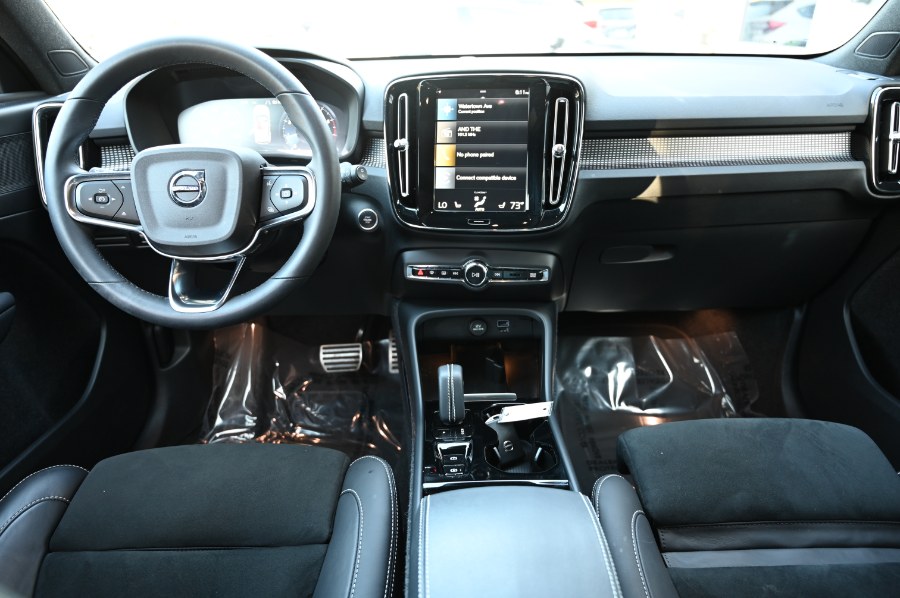 2022 Volvo XC40 T5 AWD R-Design, available for sale in Waterbury, Connecticut | Highline Car Connection. Waterbury, Connecticut 2022 Volvo XC40 T5 AWD R-Design, available for sale in Waterbury, Connecticut | Highline Car Connection. Waterbury, Connecticut