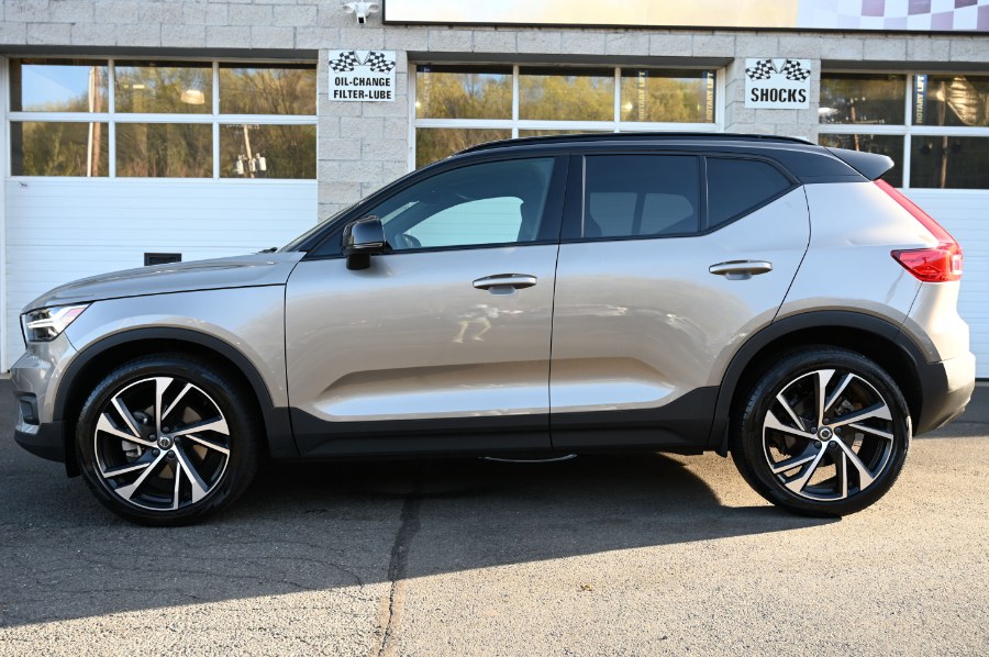 2022 Volvo XC40 T5 AWD R-Design, available for sale in Waterbury, Connecticut | Highline Car Connection. Waterbury, Connecticut 2022 Volvo XC40 T5 AWD R-Design, available for sale in Waterbury, Connecticut | Highline Car Connection. Waterbury, Connecticut
