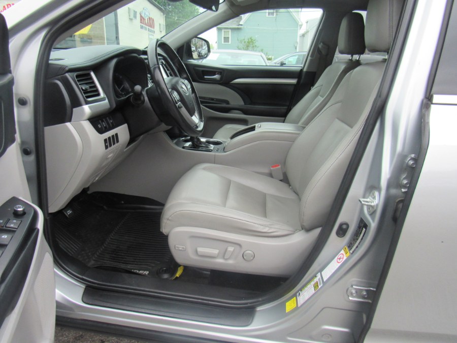 2019 Toyota Highlander XLE, available for sale in Worcester, Massachusetts | Hilario's Auto Sales Inc.. Worcester, Massachusetts 2019 Toyota Highlander XLE, available for sale in Worcester, Massachusetts | Hilario's Auto Sales Inc.. Worcester, Massachusetts