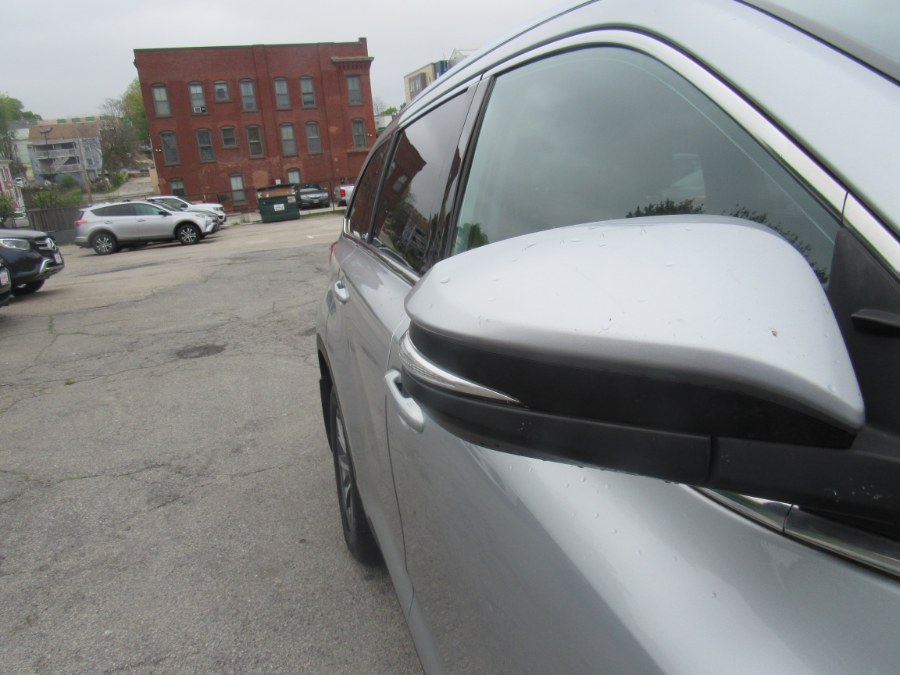 2019 Toyota Highlander XLE, available for sale in Worcester, Massachusetts | Hilario's Auto Sales Inc.. Worcester, Massachusetts 2019 Toyota Highlander XLE, available for sale in Worcester, Massachusetts | Hilario's Auto Sales Inc.. Worcester, Massachusetts