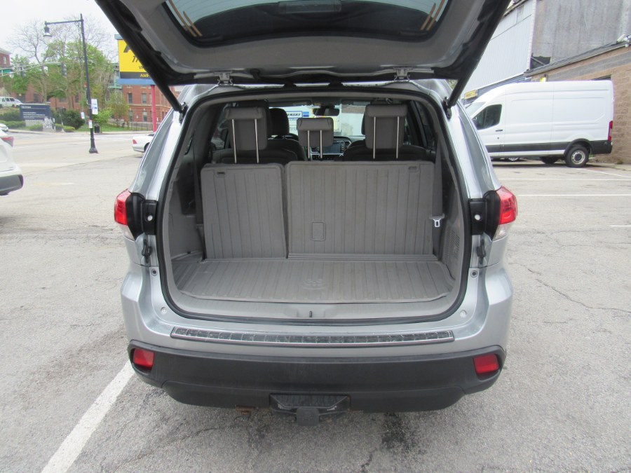 2019 Toyota Highlander XLE, available for sale in Worcester, Massachusetts | Hilario's Auto Sales Inc.. Worcester, Massachusetts 2019 Toyota Highlander XLE, available for sale in Worcester, Massachusetts | Hilario's Auto Sales Inc.. Worcester, Massachusetts