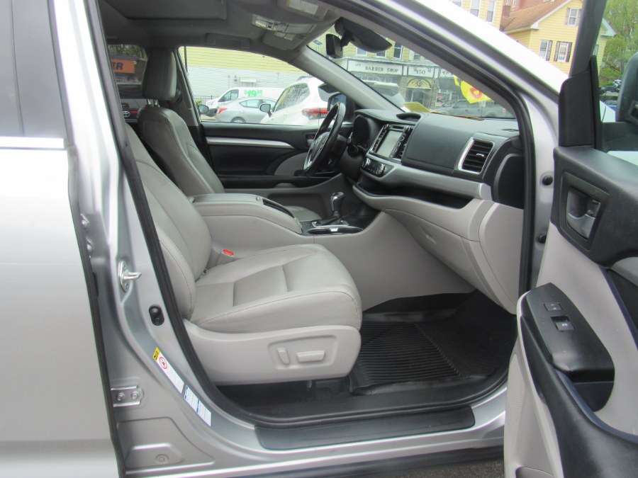 2019 Toyota Highlander XLE, available for sale in Worcester, Massachusetts | Hilario's Auto Sales Inc.. Worcester, Massachusetts 2019 Toyota Highlander XLE, available for sale in Worcester, Massachusetts | Hilario's Auto Sales Inc.. Worcester, Massachusetts