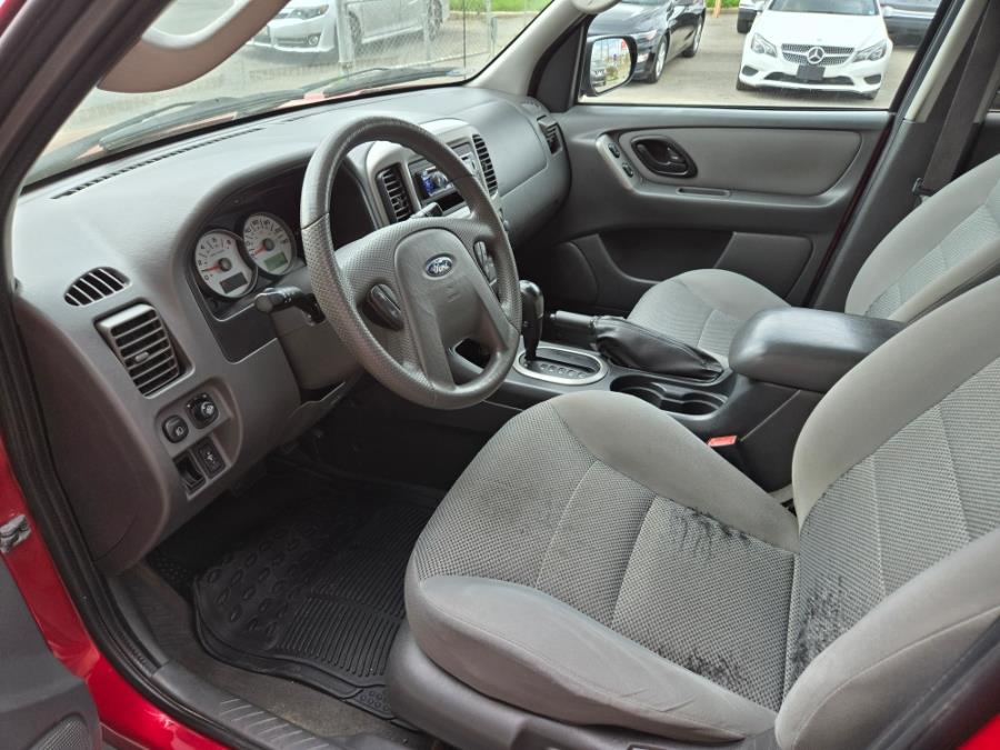 2005 Ford Escape 4dr 103" WB 3.0L XLT Sport 4WD, available for sale in Temple Hills, Maryland | Temple Hills Used Car. Temple Hills, Maryland 2005 Ford Escape 4dr 103" WB 3.0L XLT Sport 4WD, available for sale in Temple Hills, Maryland | Temple Hills Used Car. Temple Hills, Maryland