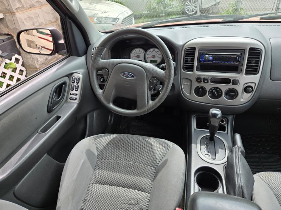 2005 Ford Escape 4dr 103" WB 3.0L XLT Sport 4WD, available for sale in Temple Hills, Maryland | Temple Hills Used Car. Temple Hills, Maryland 2005 Ford Escape 4dr 103" WB 3.0L XLT Sport 4WD, available for sale in Temple Hills, Maryland | Temple Hills Used Car. Temple Hills, Maryland