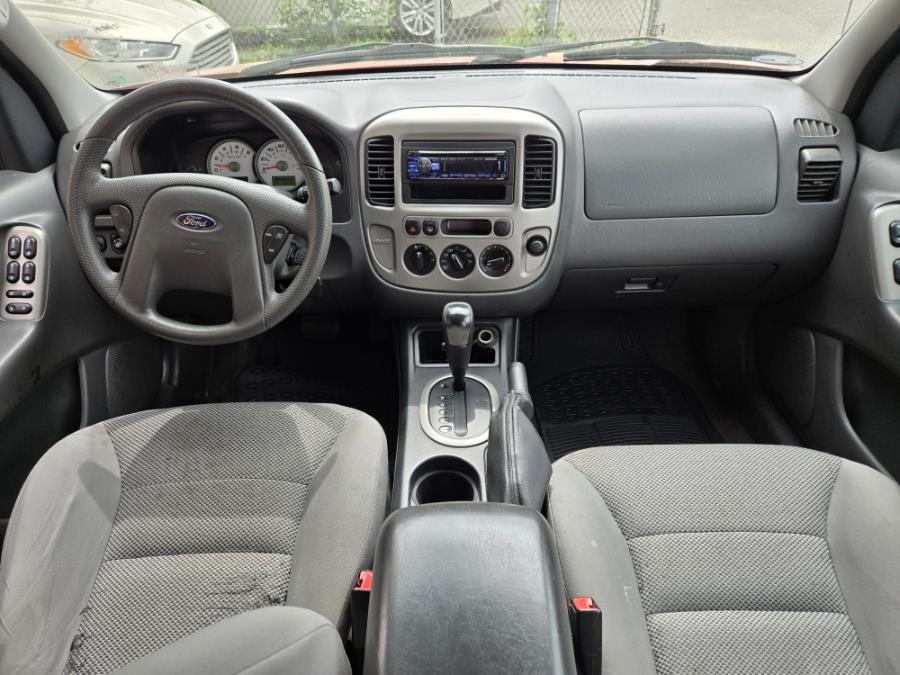 2005 Ford Escape 4dr 103" WB 3.0L XLT Sport 4WD, available for sale in Temple Hills, Maryland | Temple Hills Used Car. Temple Hills, Maryland 2005 Ford Escape 4dr 103" WB 3.0L XLT Sport 4WD, available for sale in Temple Hills, Maryland | Temple Hills Used Car. Temple Hills, Maryland