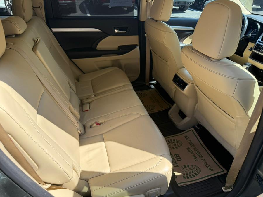 2016 Toyota Highlander AWD 4dr V6 XLE (Natl), available for sale in East Windsor, Connecticut | Century Auto And Truck. East Windsor, Connecticut 2016 Toyota Highlander AWD 4dr V6 XLE (Natl), available for sale in East Windsor, Connecticut | Century Auto And Truck. East Windsor, Connecticut