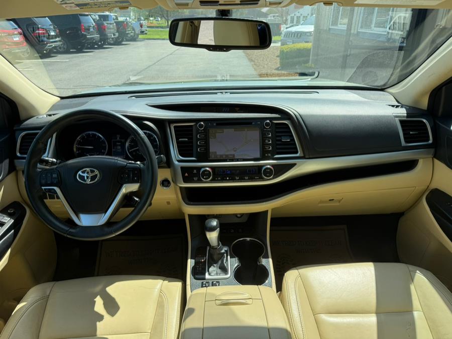 2016 Toyota Highlander AWD 4dr V6 XLE (Natl), available for sale in East Windsor, Connecticut | Century Auto And Truck. East Windsor, Connecticut 2016 Toyota Highlander AWD 4dr V6 XLE (Natl), available for sale in East Windsor, Connecticut | Century Auto And Truck. East Windsor, Connecticut