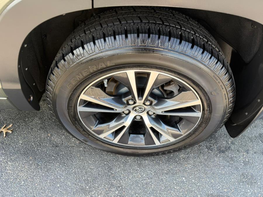 2016 Toyota Highlander AWD 4dr V6 XLE (Natl), available for sale in East Windsor, Connecticut | Century Auto And Truck. East Windsor, Connecticut 2016 Toyota Highlander AWD 4dr V6 XLE (Natl), available for sale in East Windsor, Connecticut | Century Auto And Truck. East Windsor, Connecticut