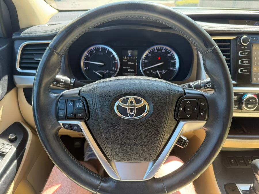 2016 Toyota Highlander AWD 4dr V6 XLE (Natl), available for sale in East Windsor, Connecticut | Century Auto And Truck. East Windsor, Connecticut 2016 Toyota Highlander AWD 4dr V6 XLE (Natl), available for sale in East Windsor, Connecticut | Century Auto And Truck. East Windsor, Connecticut