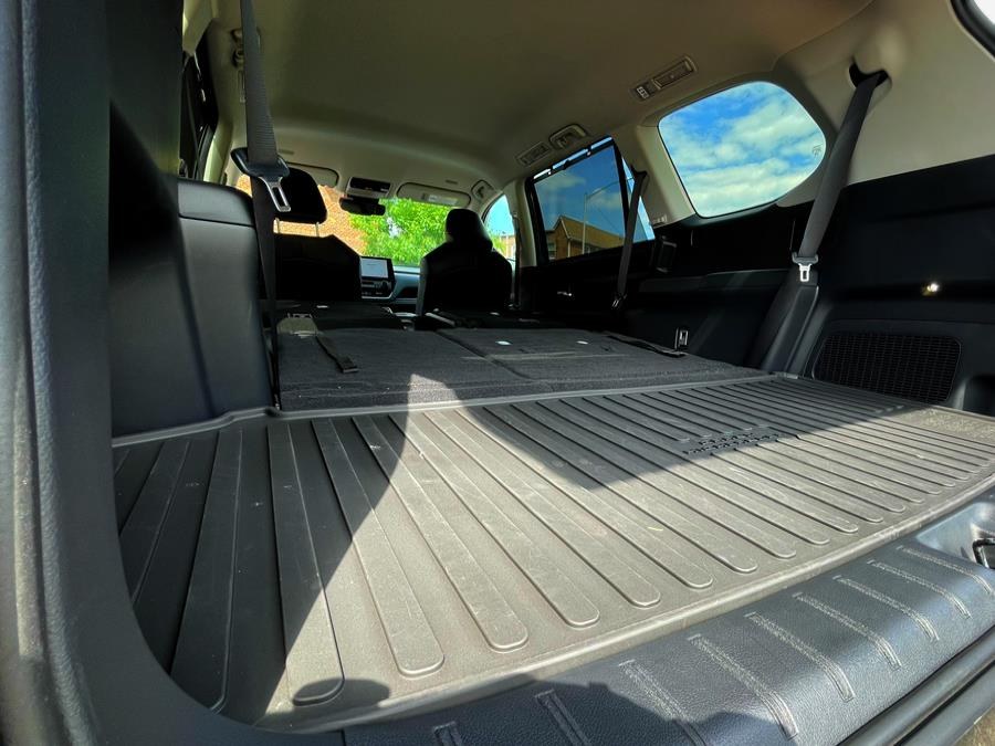 2025 Toyota Grand Highlander Hybrid XLE AWD (Natl), available for sale in BROOKLYN, New York | Deals on Wheels International Auto. BROOKLYN, New York 2025 Toyota Grand Highlander Hybrid XLE AWD (Natl), available for sale in BROOKLYN, New York | Deals on Wheels International Auto. BROOKLYN, New York