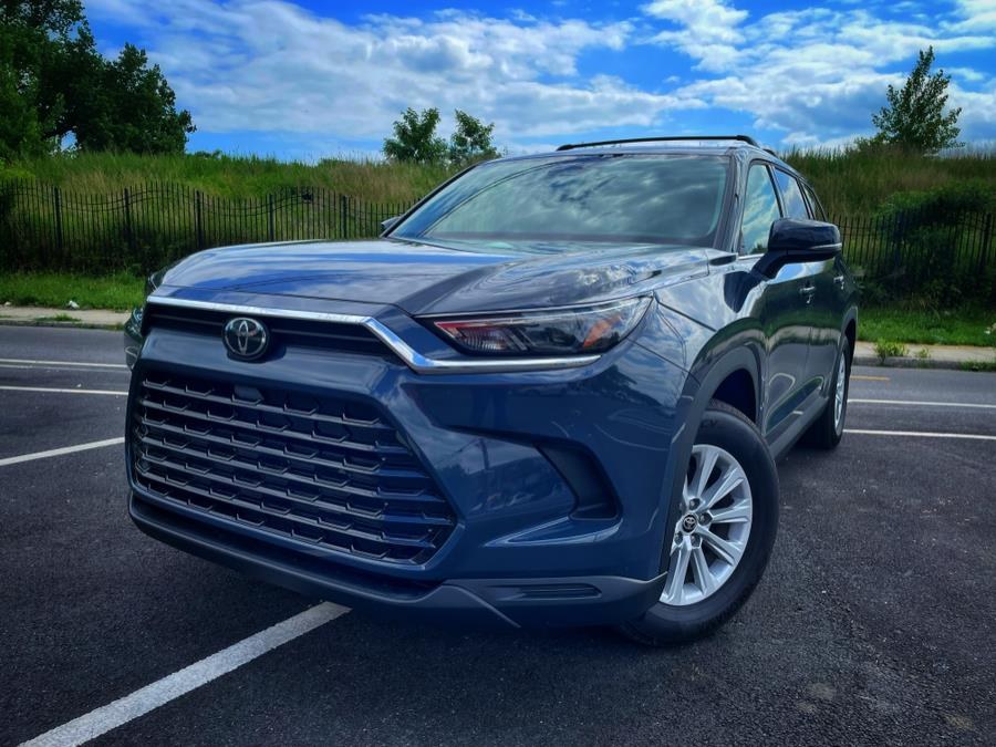 Used 2025 Toyota Grand Highlander in BROOKLYN, New York | Deals on Wheels International Auto. BROOKLYN, New York