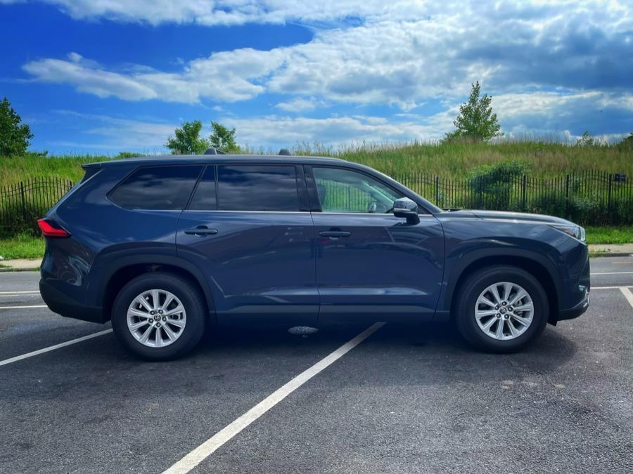 2025 Toyota Grand Highlander Hybrid XLE AWD (Natl), available for sale in BROOKLYN, New York | Deals on Wheels International Auto. BROOKLYN, New York 2025 Toyota Grand Highlander Hybrid XLE AWD (Natl), available for sale in BROOKLYN, New York | Deals on Wheels International Auto. BROOKLYN, New York